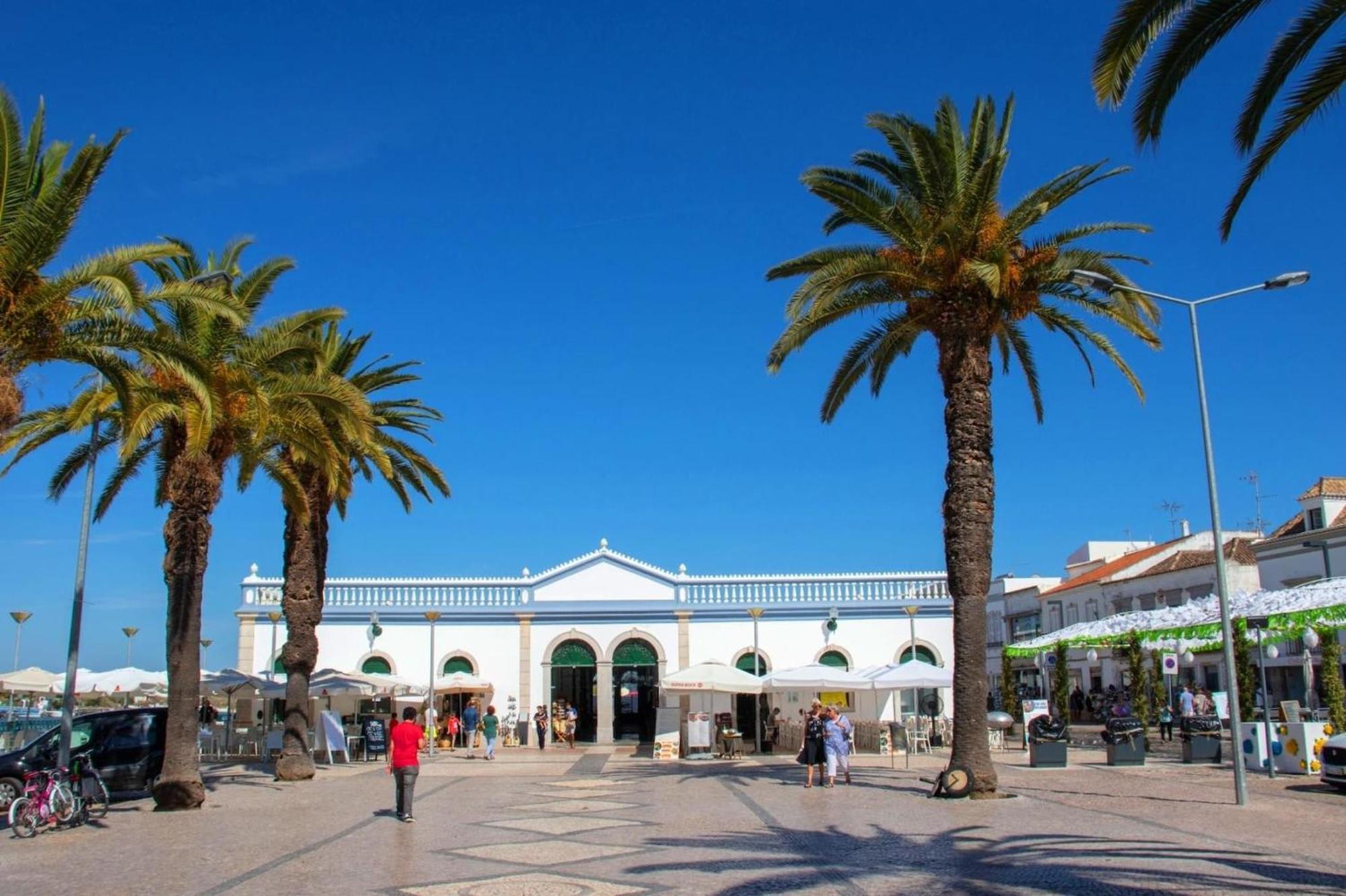 Stylish Townhouse In Tavira Centre, Shared Pool Villa Bagian luar foto